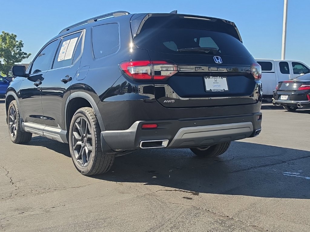 Certified 2024 Honda Pilot Touring image 5