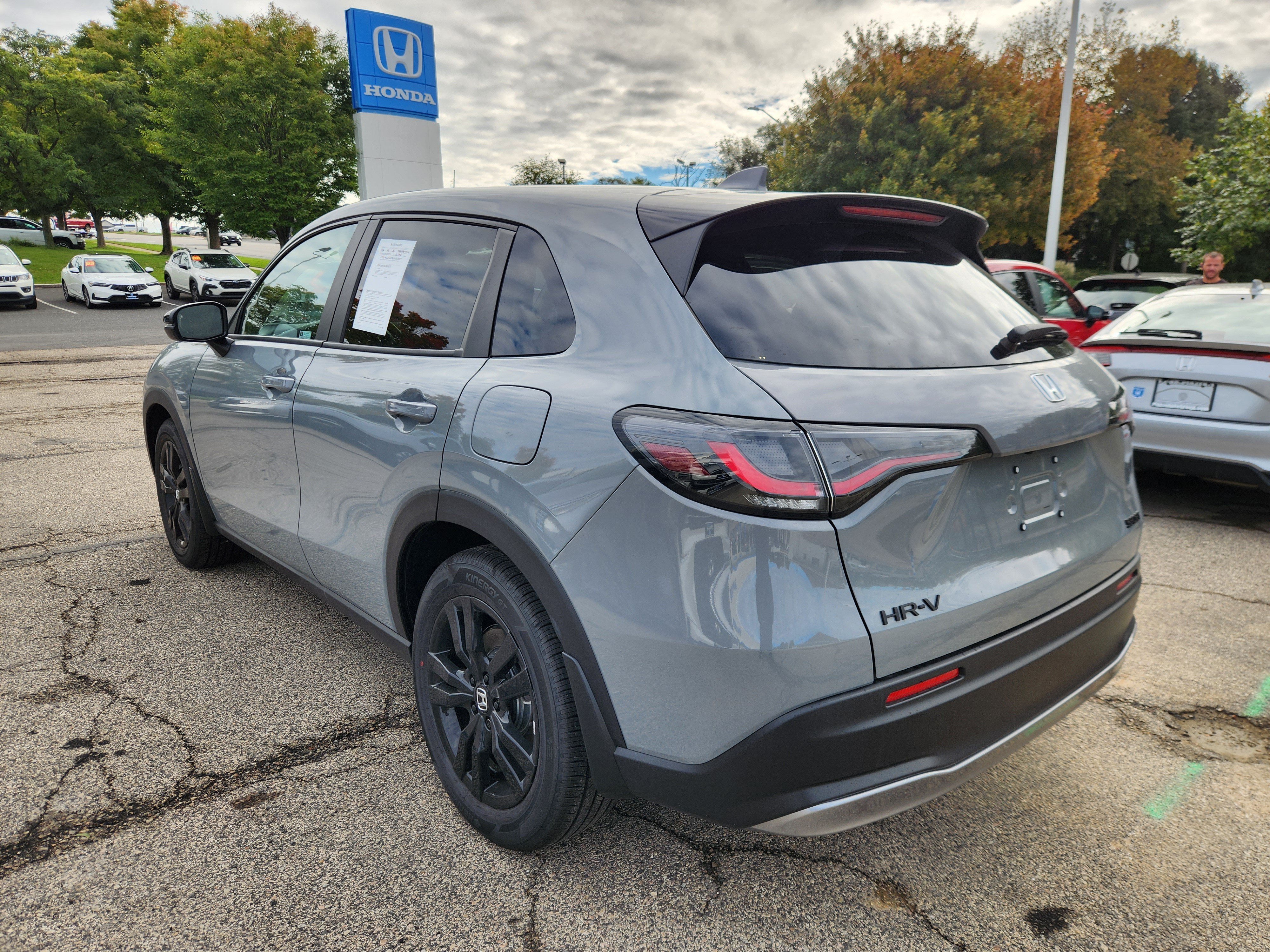 Used 2027 Honda HR-V Sport image 3