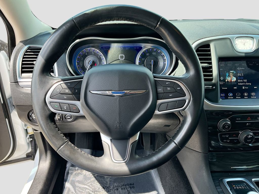 Used 2020 Chrysler 300 Touring w/ Sport Appearance Package image 11