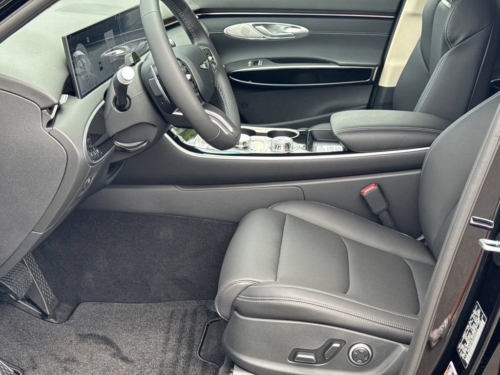 New 2027 Genesis GV70 2.5T AWD/4WD image 11
