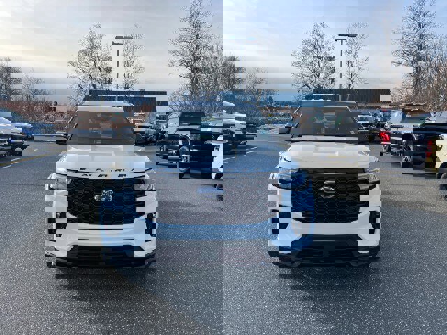 Certified 2025 Ford Explorer ST-Line w/ ST-Line Street Pack image 2