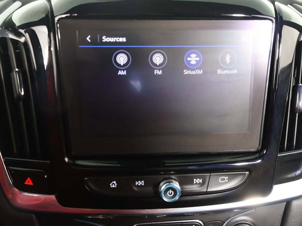 Used 2023 Chevrolet Traverse LT image 40