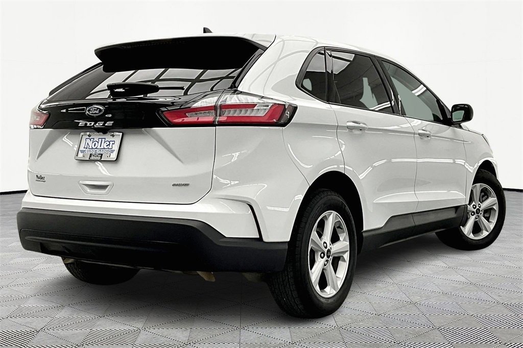 Used 2024 Ford Edge SE image 2