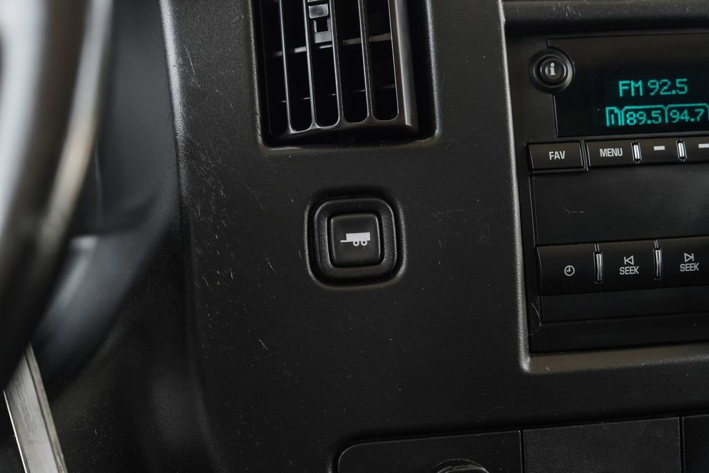 Used 2019 Chevrolet Express 3500 w/ Driver Convenience Package RWD image 24