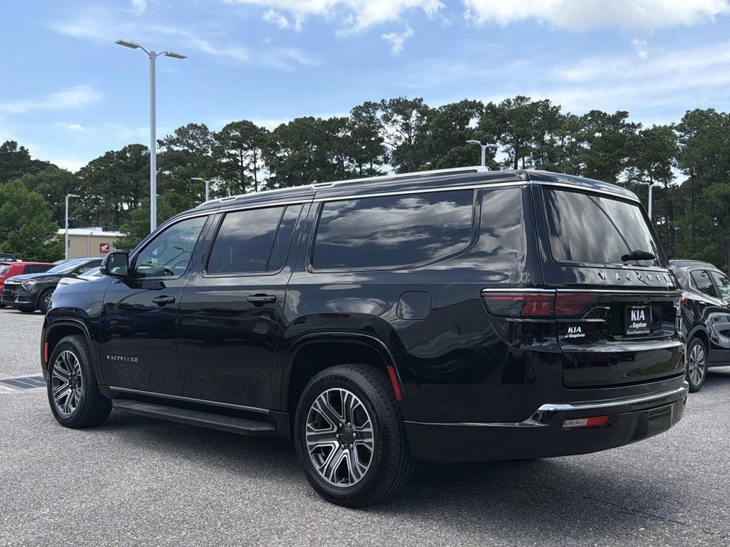 Used 2024 Jeep Wagoneer L Series II RWD image 25