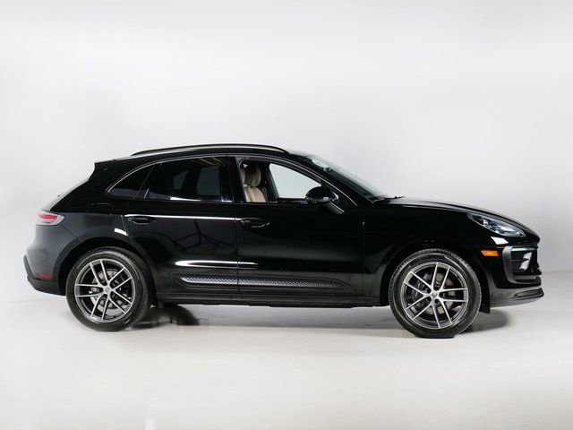 Certified 2025 Porsche Macan 2.0L I4 Turbo image 8
