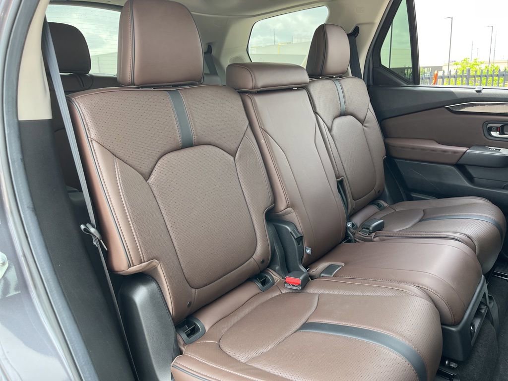 Used 2025 Honda Pilot Elite image 29
