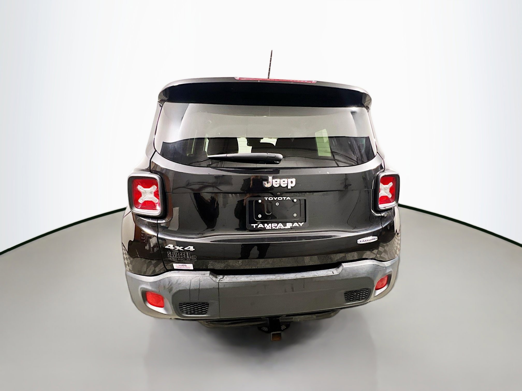 Used 2016 Jeep Renegade Latitude w/ Popular Equipment Group image 6