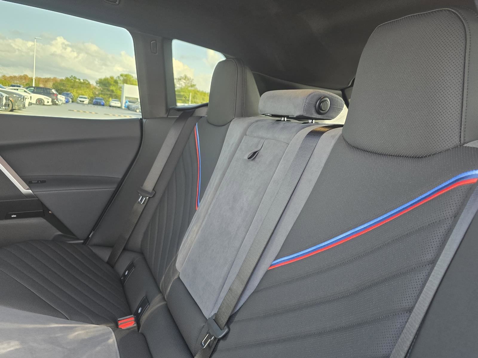 New 2026 BMW iX xDrive60 w/ M Sport Package image 9