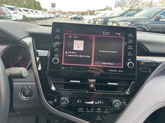 Used 2021 Toyota Camry XSE image 16