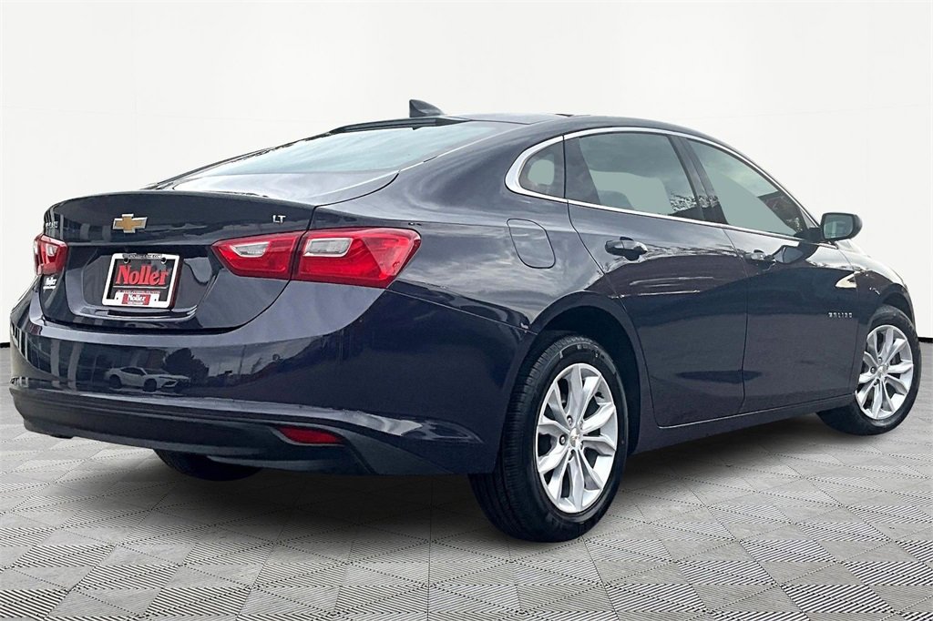 Used 2025 Chevrolet Malibu LT image 2
