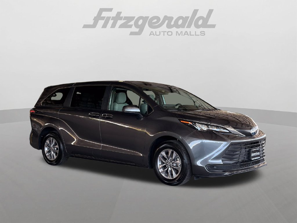 Certified 2025 Toyota Sienna LE
