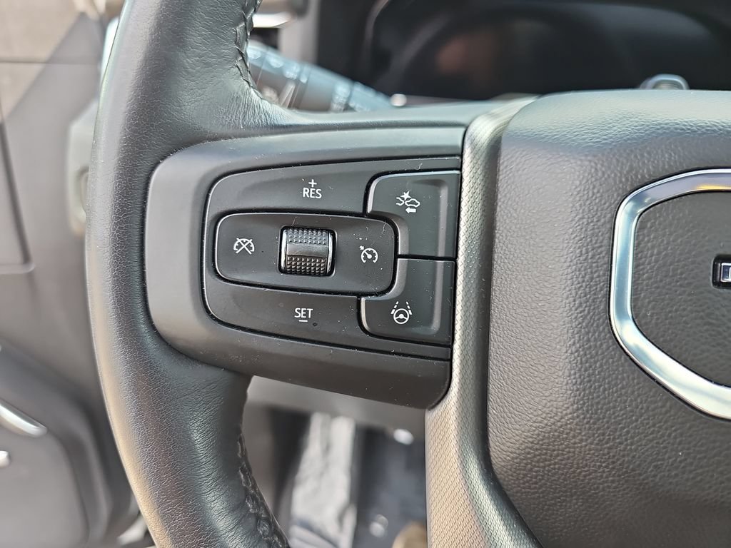 Used 2024 GMC Yukon Denali w/ Advanced Technology Package AWD/4WD image 23
