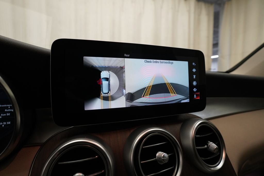 Used 2021 Mercedes-Benz GLC 300 4MATIC image 20