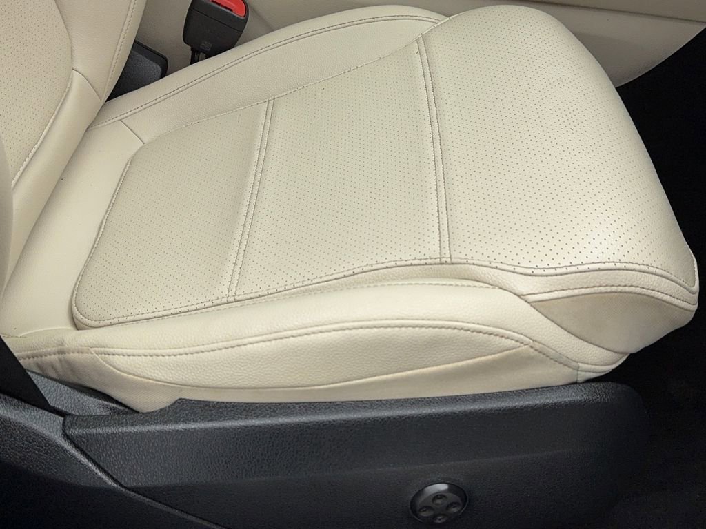 Used 2024 Mercedes-Benz GLC 300 4MATIC image 47