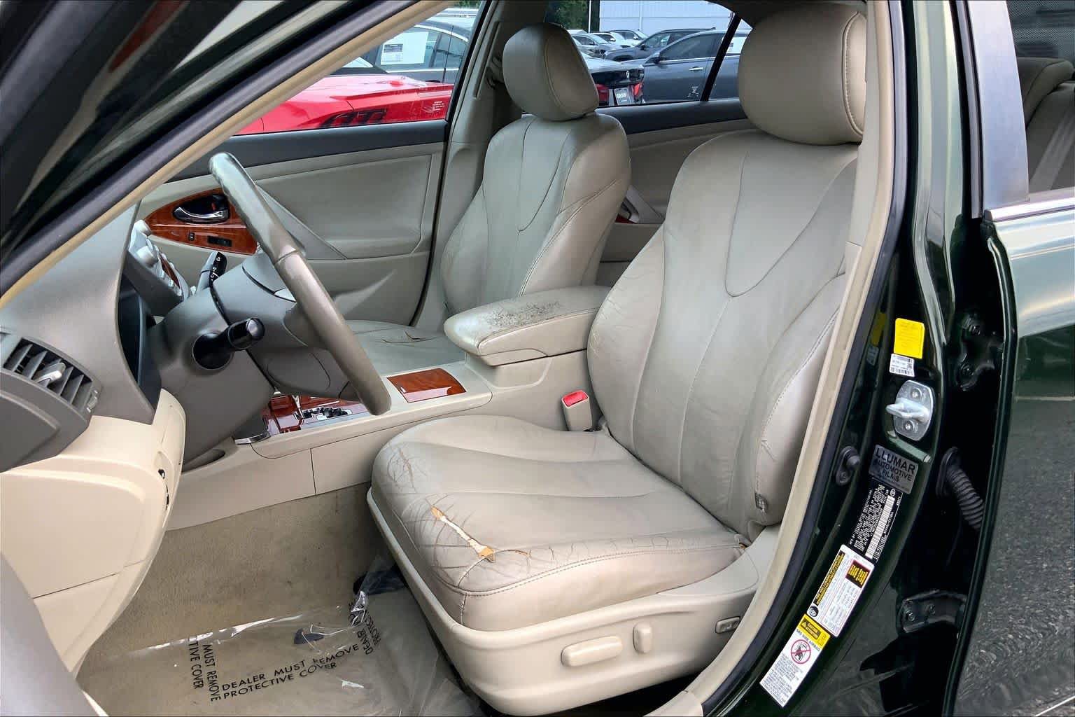Used 2011 Toyota Camry XLE w/ XLE Extra-Value Pkg #1 FWD image 7
