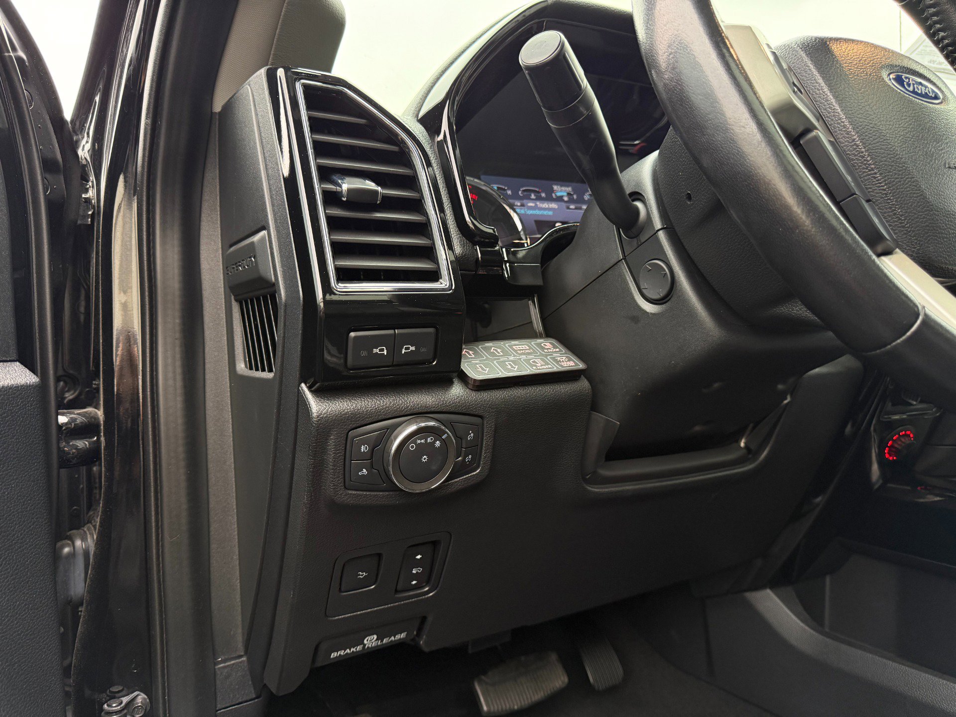 Used 2021 Ford F250 Lariat image 39