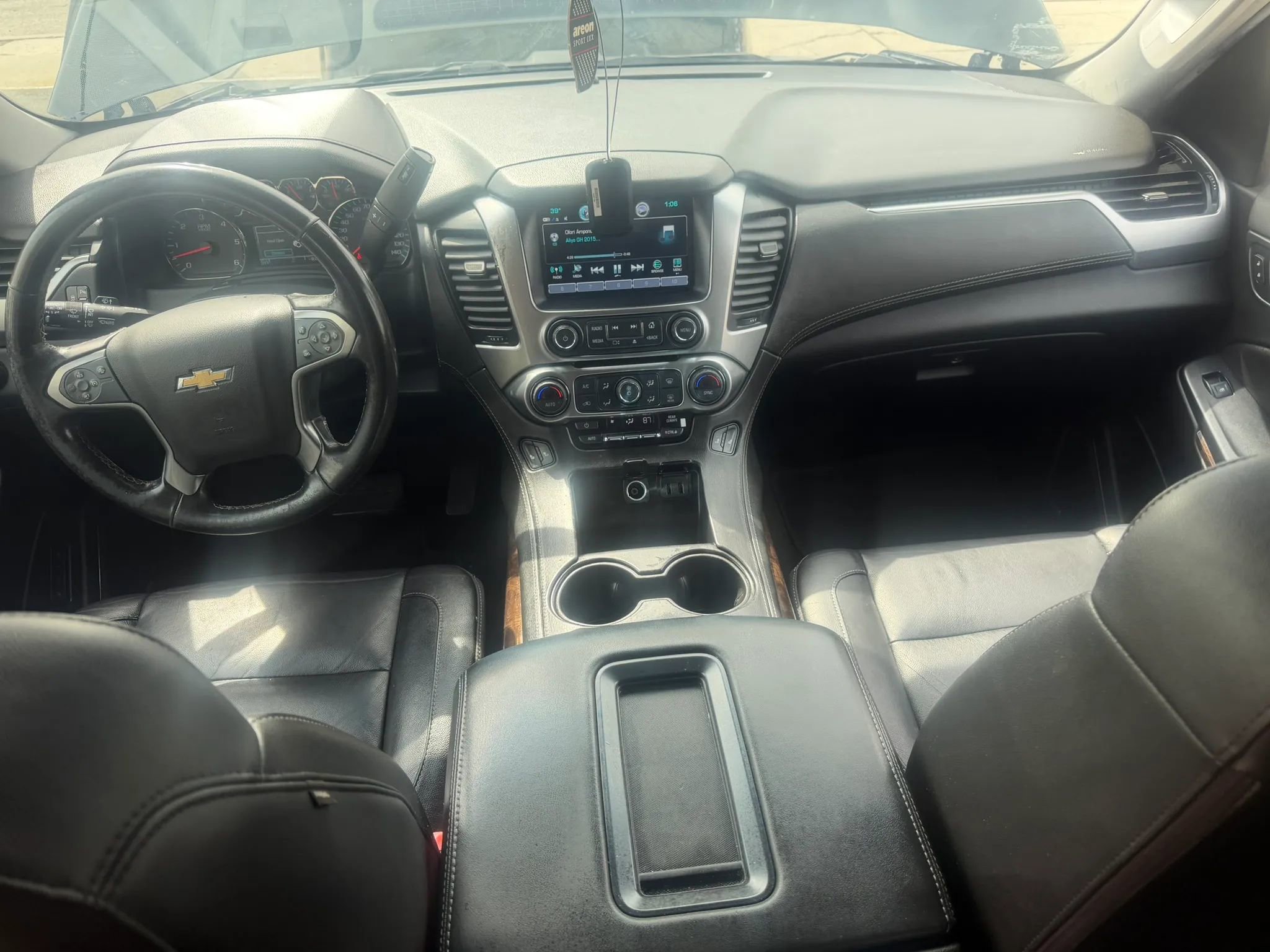 Used 2018 Chevrolet Suburban LT image 17