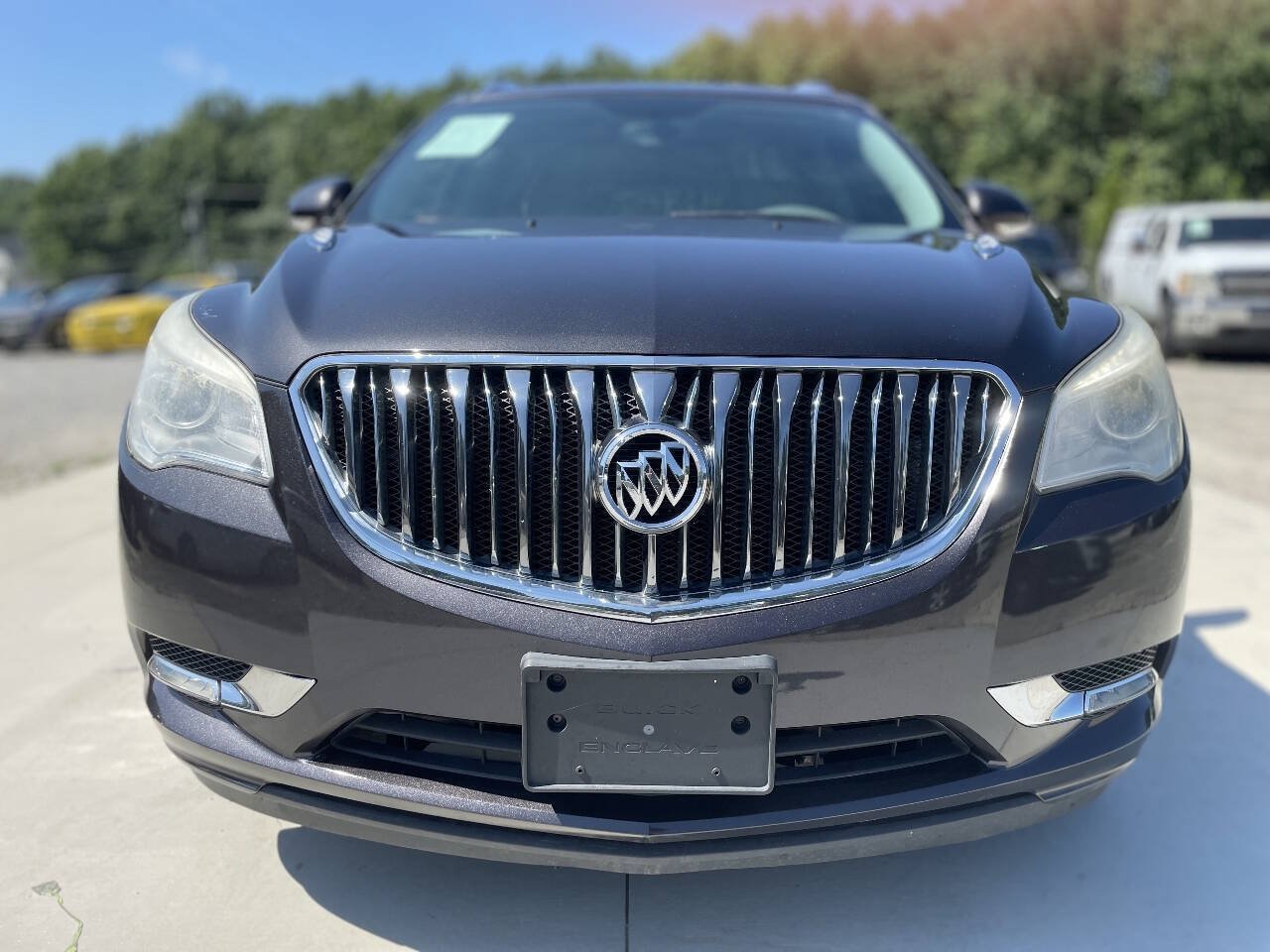 Used 2015 Buick Enclave Leather w/ Trailering Package FWD image 2