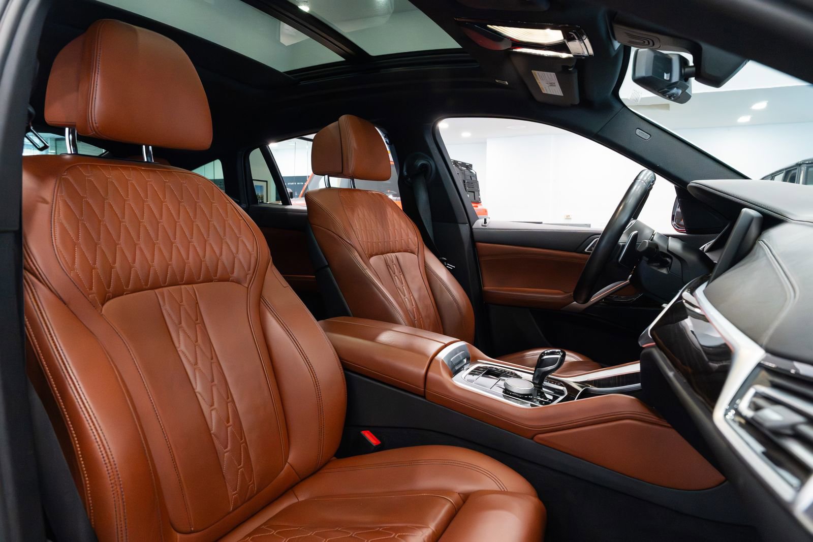 Used 2021 BMW X6 xDrive40i w/ M Sport Package image 9