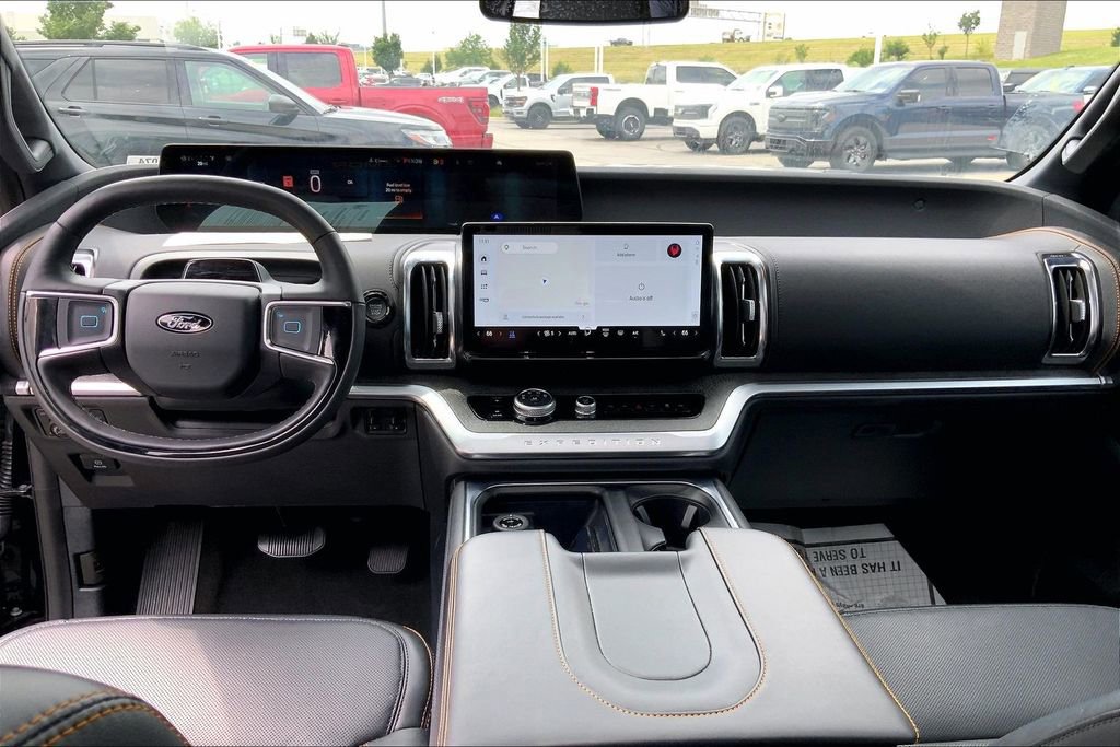 Used 2025 Ford Expedition Tremor AWD/4WD image 10