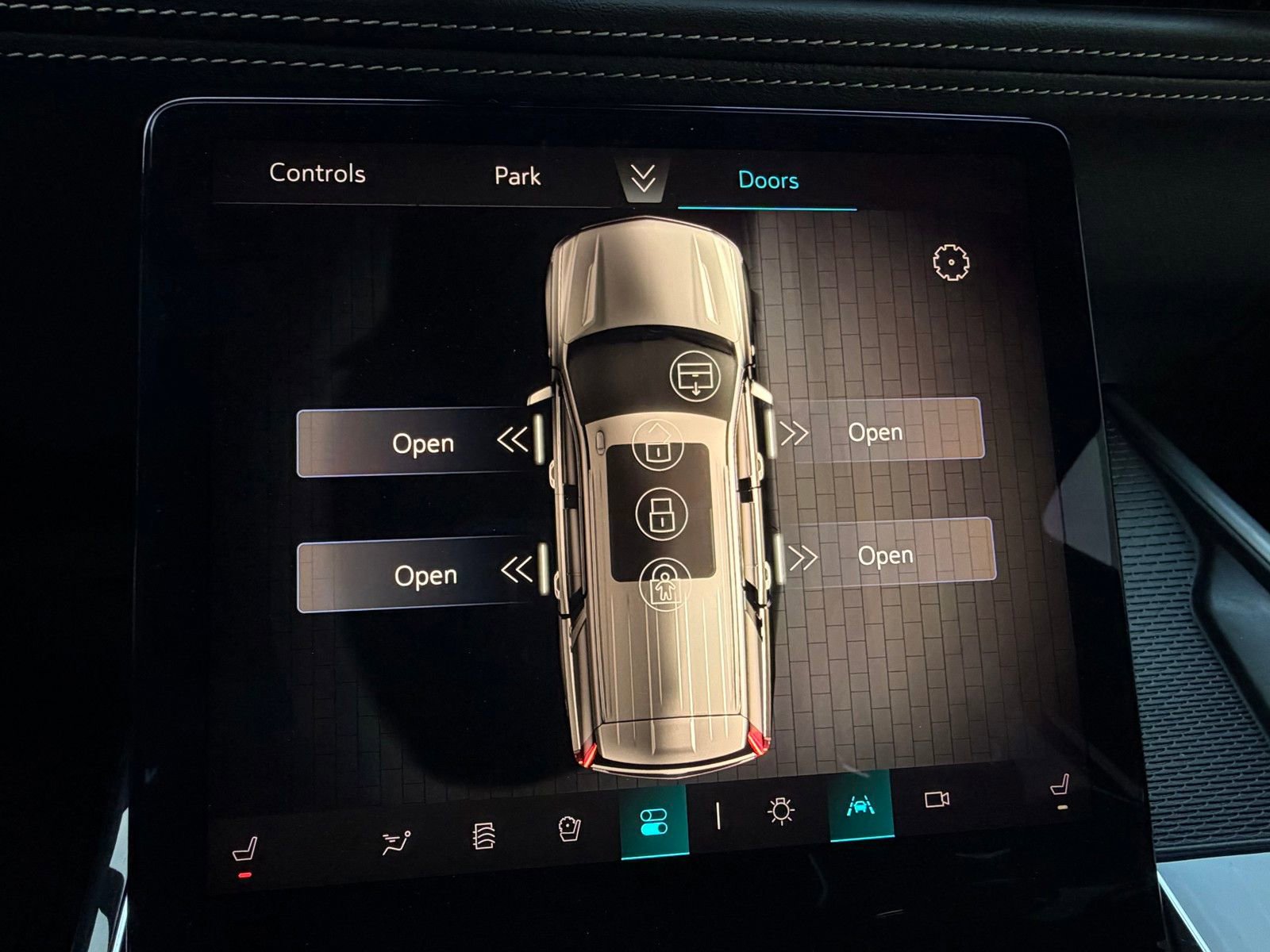 Used 2025 Cadillac Escalade ESV Sport w/ Touring Package image 23