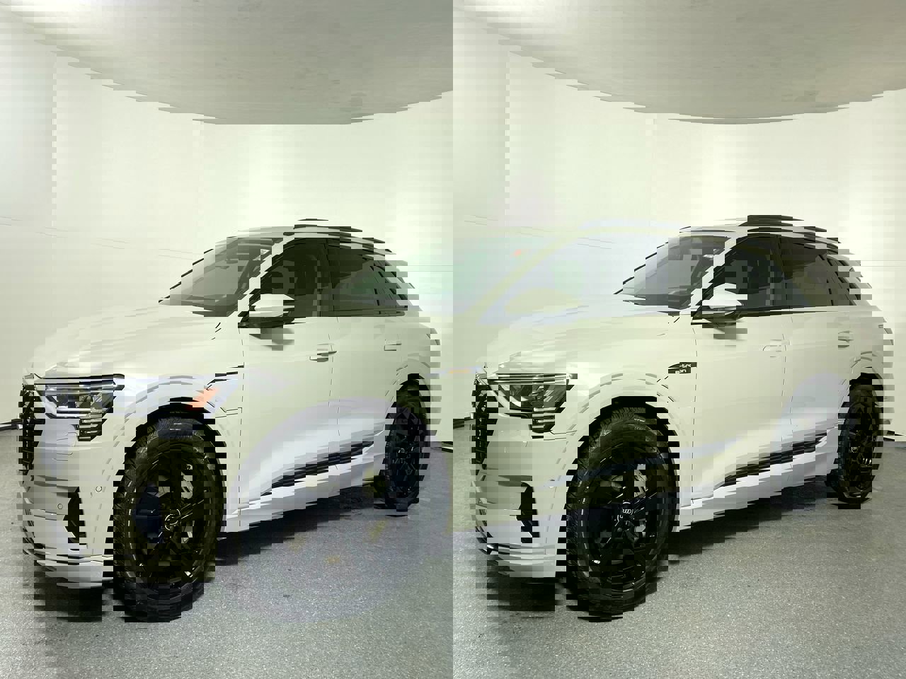 Certified 2021 Audi e-tron Premium w/ Convenience Plus Package image 24