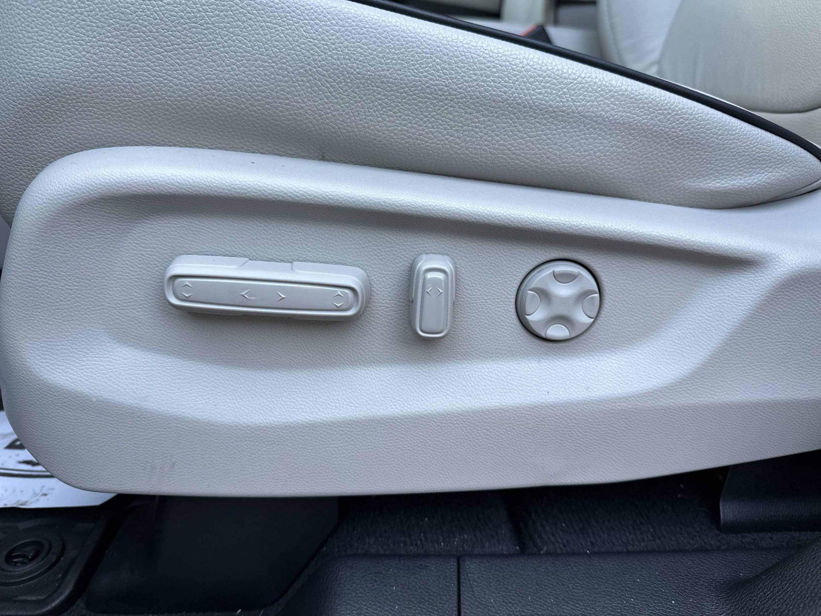 Used 2025 Honda Odyssey Touring image 14