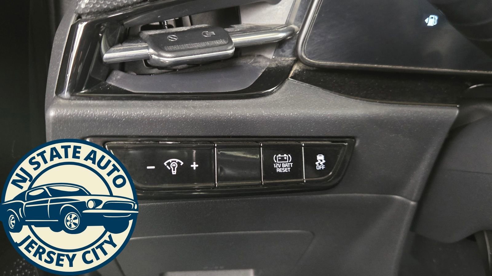 Used 2023 Kia Niro EX FWD image 19