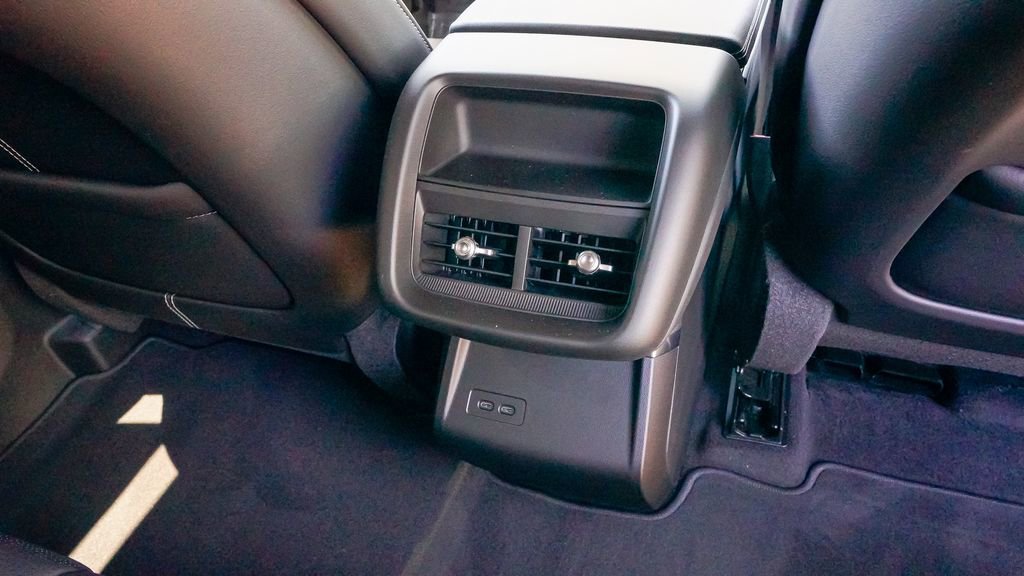 Used 2025 Cadillac Lyriq Luxury image 54