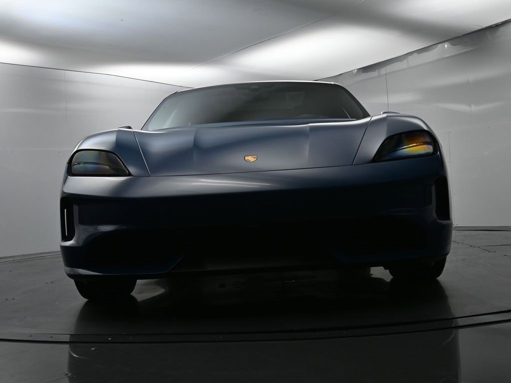 Used 2025 Porsche Taycan image 57