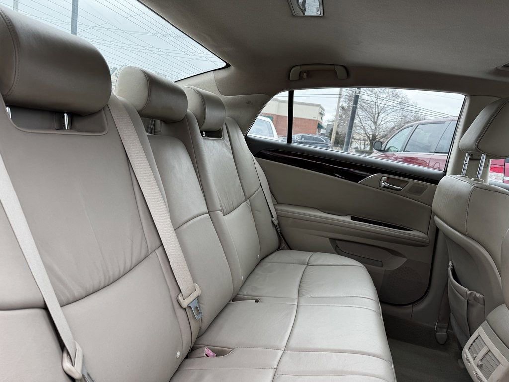 Used 2010 Toyota Avalon XLS image 22