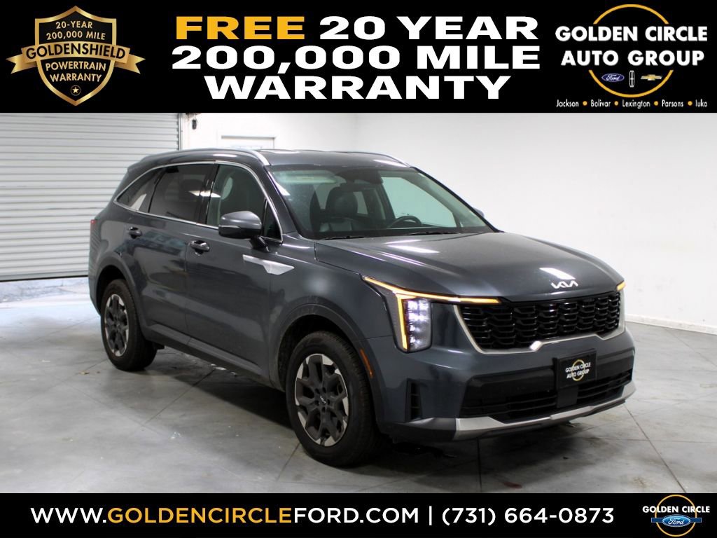 Used 2024 Kia Sorento S image 1