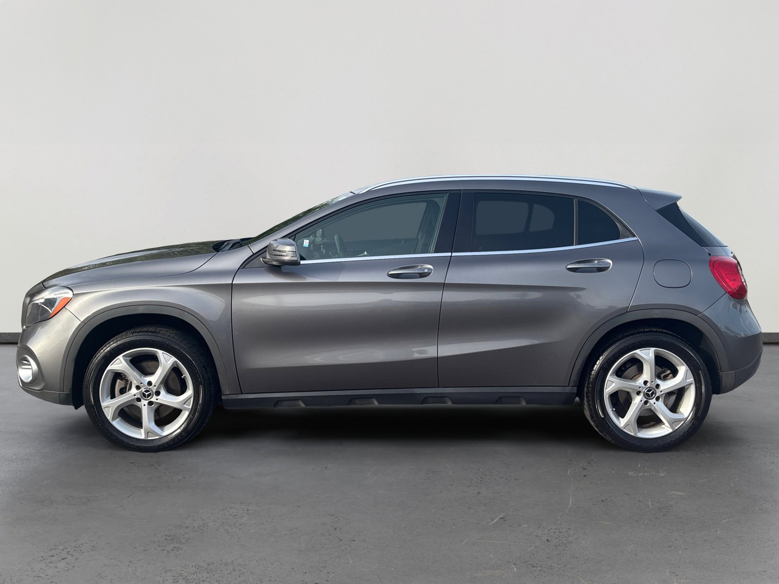 Used 2019 Mercedes-Benz GLA 250 4MATIC image 2