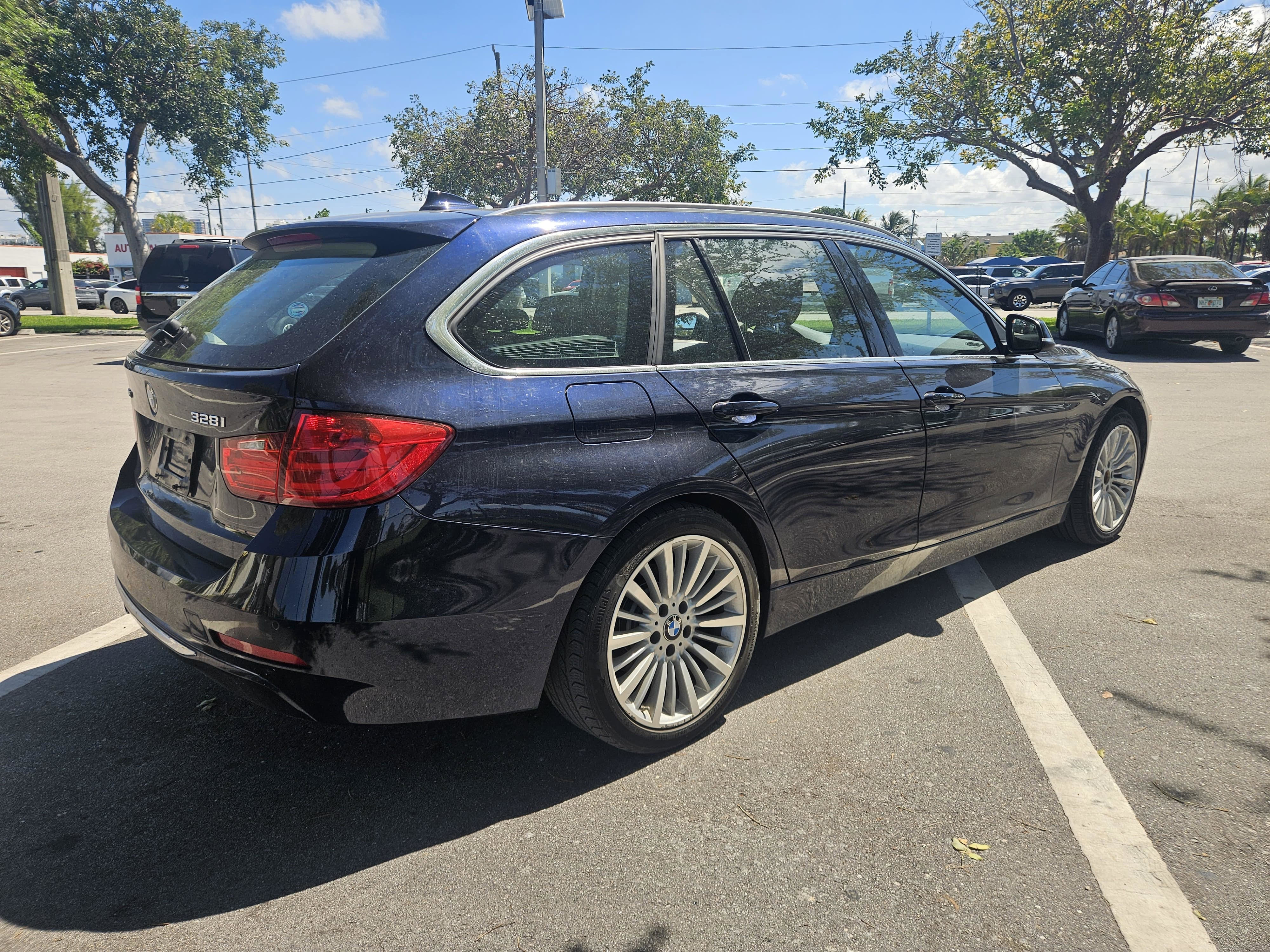 Used 2015 BMW 328i xDrive Wagon image 18