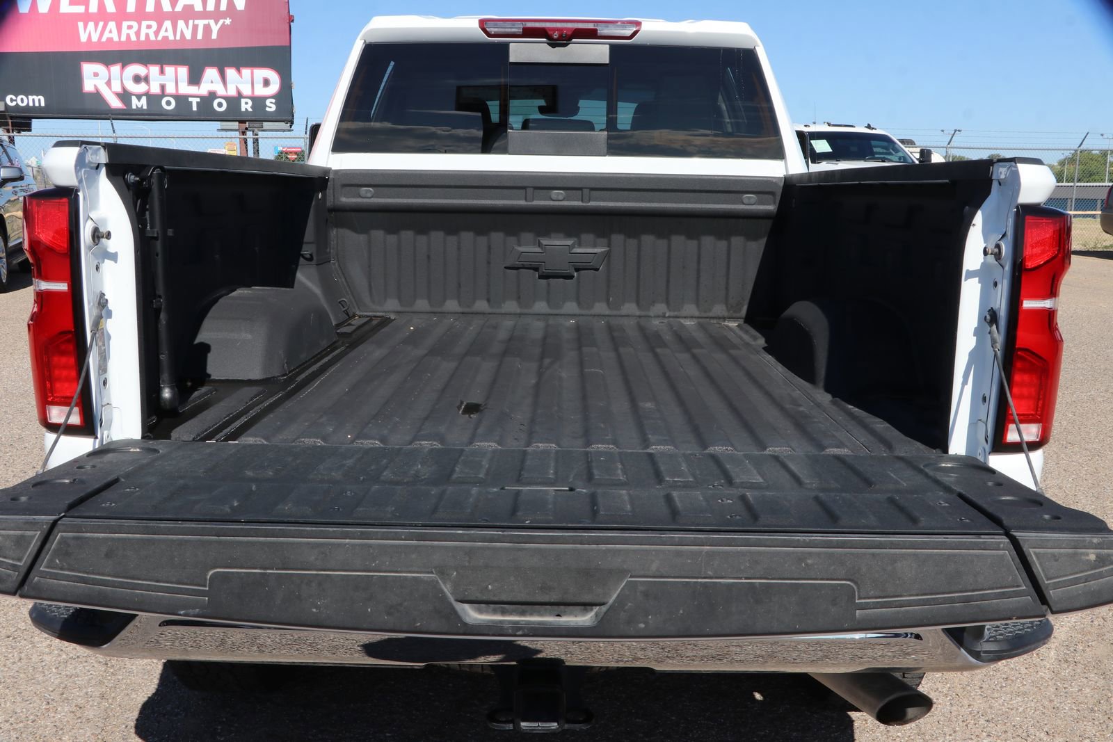Used 2025 Chevrolet Silverado 2500 LTZ w/ LTZ Premium Package image 32