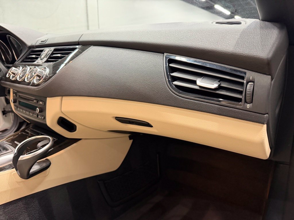 Used 2016 BMW Z4 sDrive28i RWD image 44