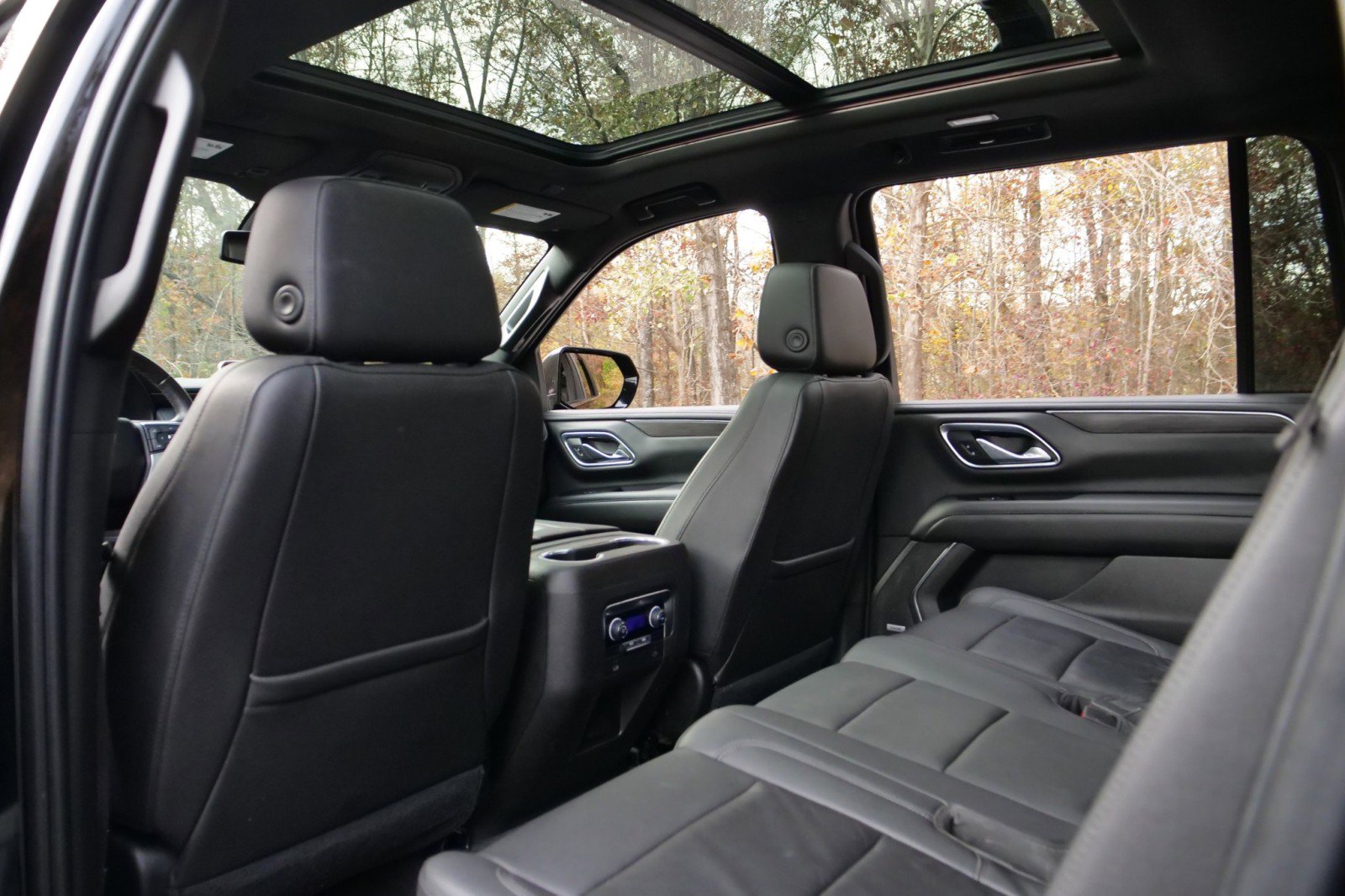 Used 2021 Chevrolet Suburban LT image 25