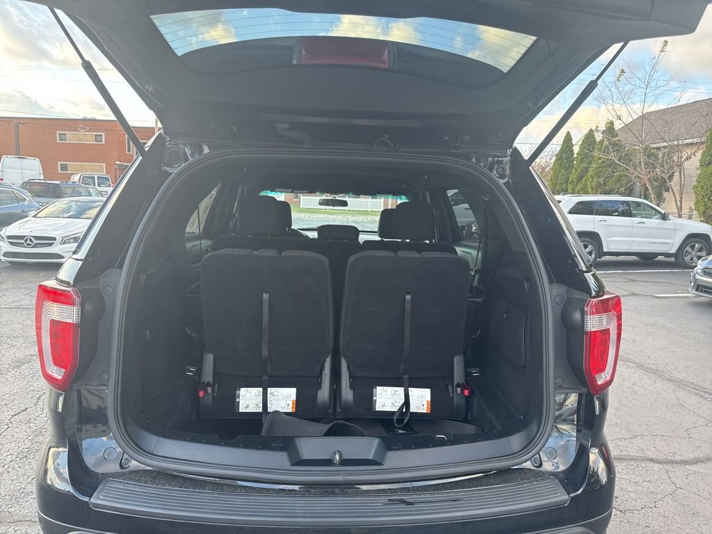 Used 2018 Ford Explorer XLT image 40