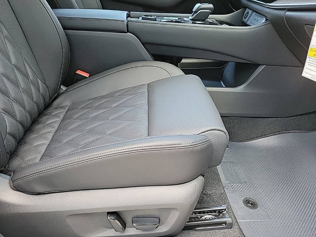 New 2026 Nissan Rogue Platinum image 14