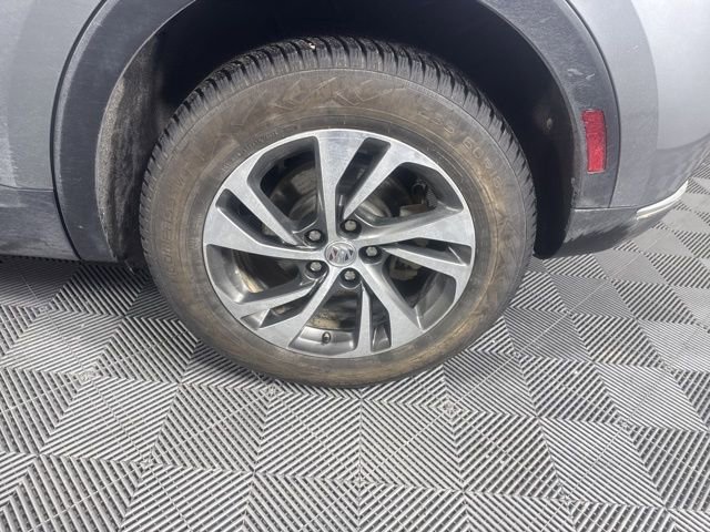 Used 2023 Buick Envision Essence image 11