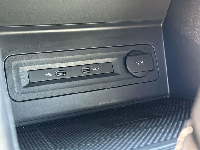 Used 2021 Volkswagen Atlas Cross Sport SE w/ Panoramic Sunroof Package image 38