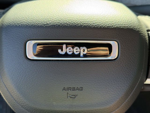Certified 2023 Jeep Compass Latitude AWD/4WD image 29