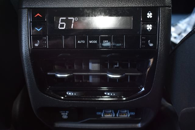 Used 2023 Jeep Grand Cherokee L Limited AWD/4WD image 36