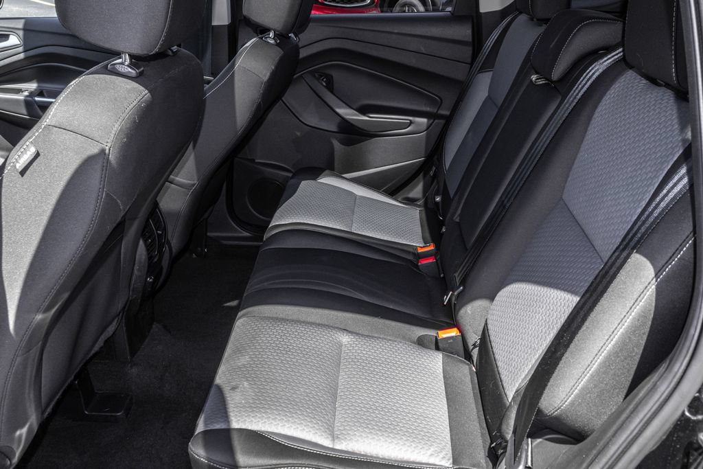Used 2017 Ford Escape SE w/ Equipment Group 201A AWD/4WD image 29