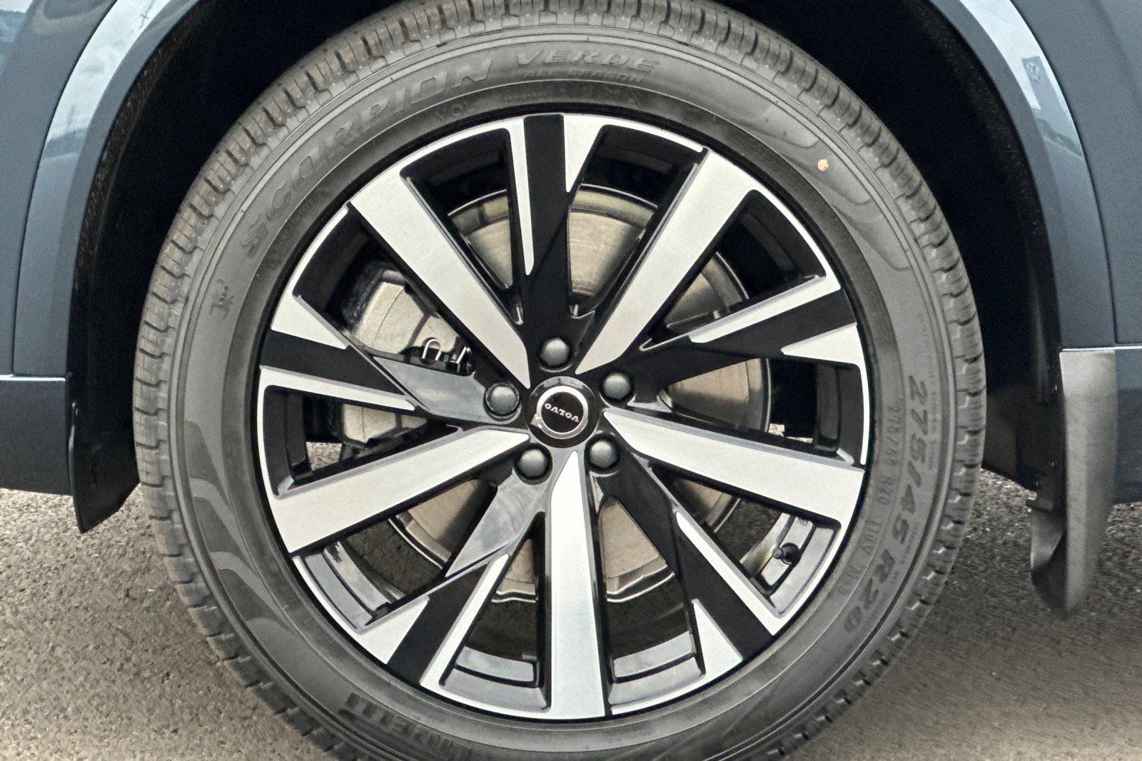 New 2026 Volvo XC90 B5 Core w/ Protection Package Premier AWD/4WD image 25