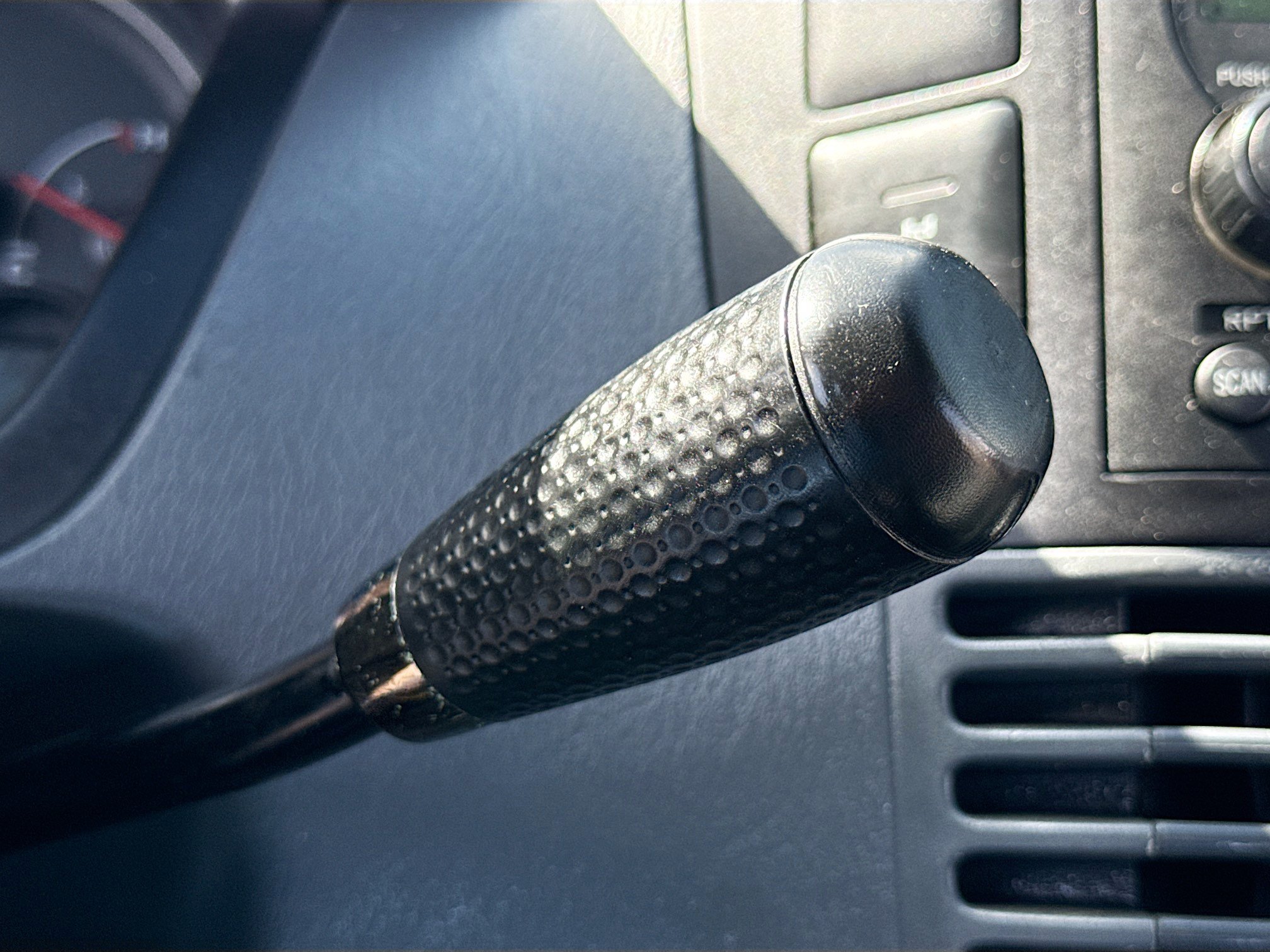 Used 2004 Honda Pilot EX image 11