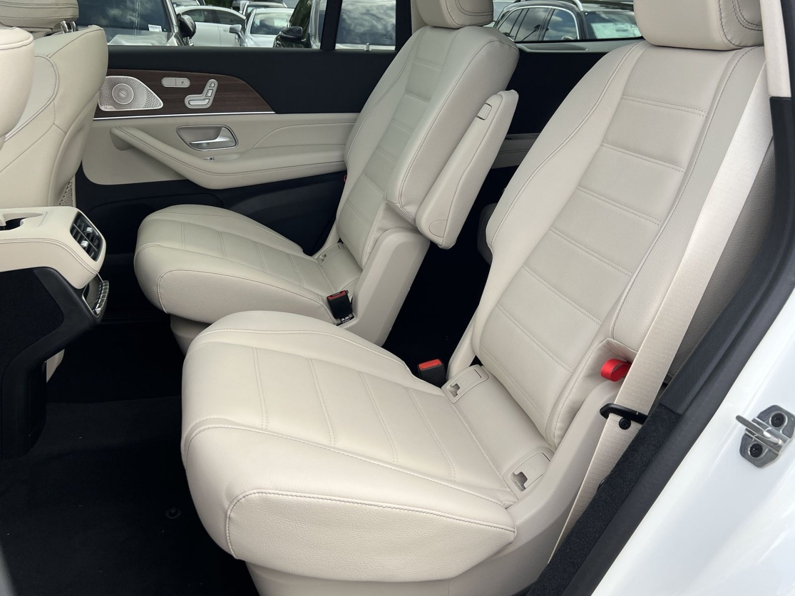 New 2026 Mercedes-Benz GLS 450 4MATIC image 30