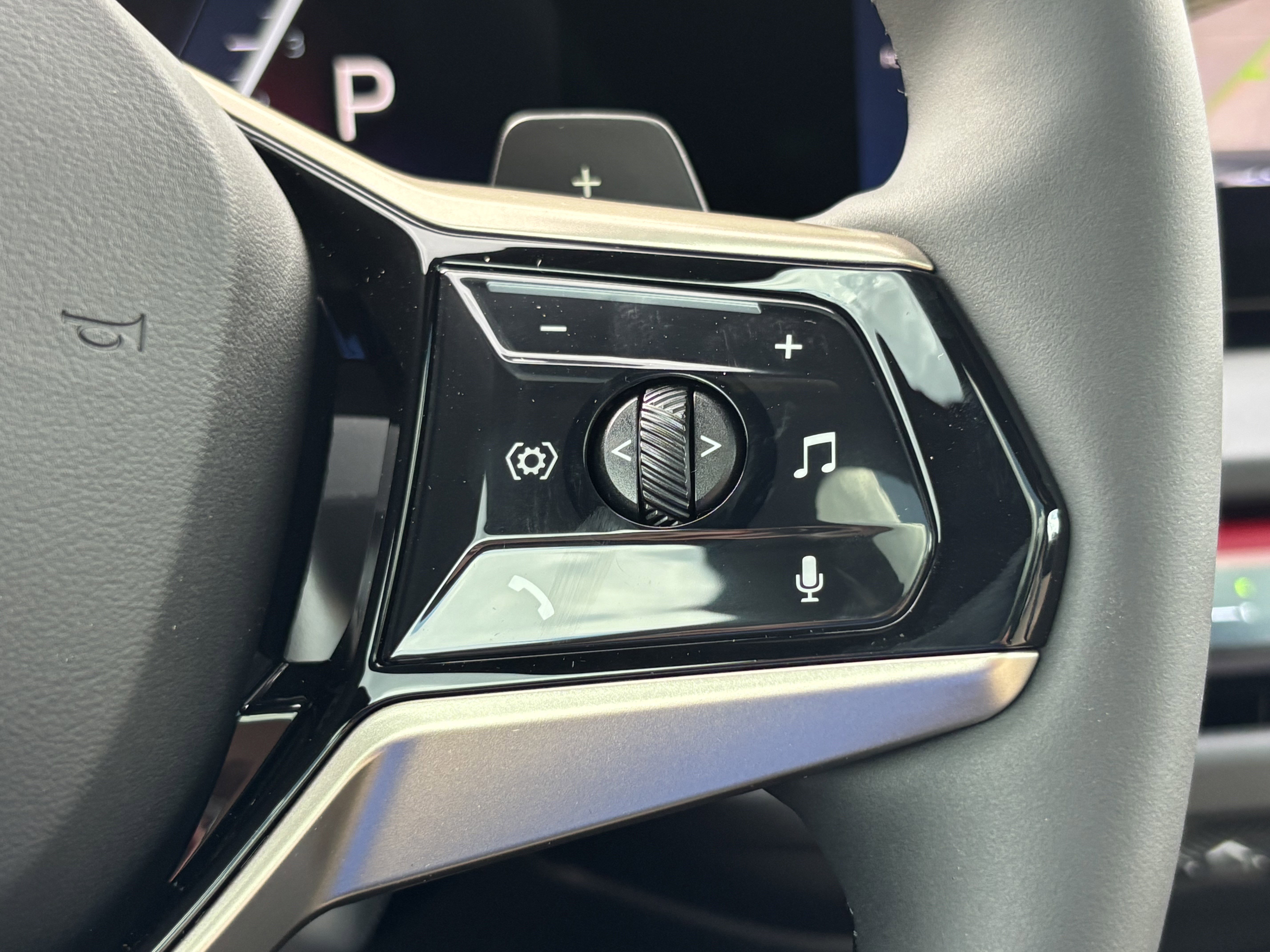 Used 2025 BMW X3 xDrive30i w/ Premium Package image 22