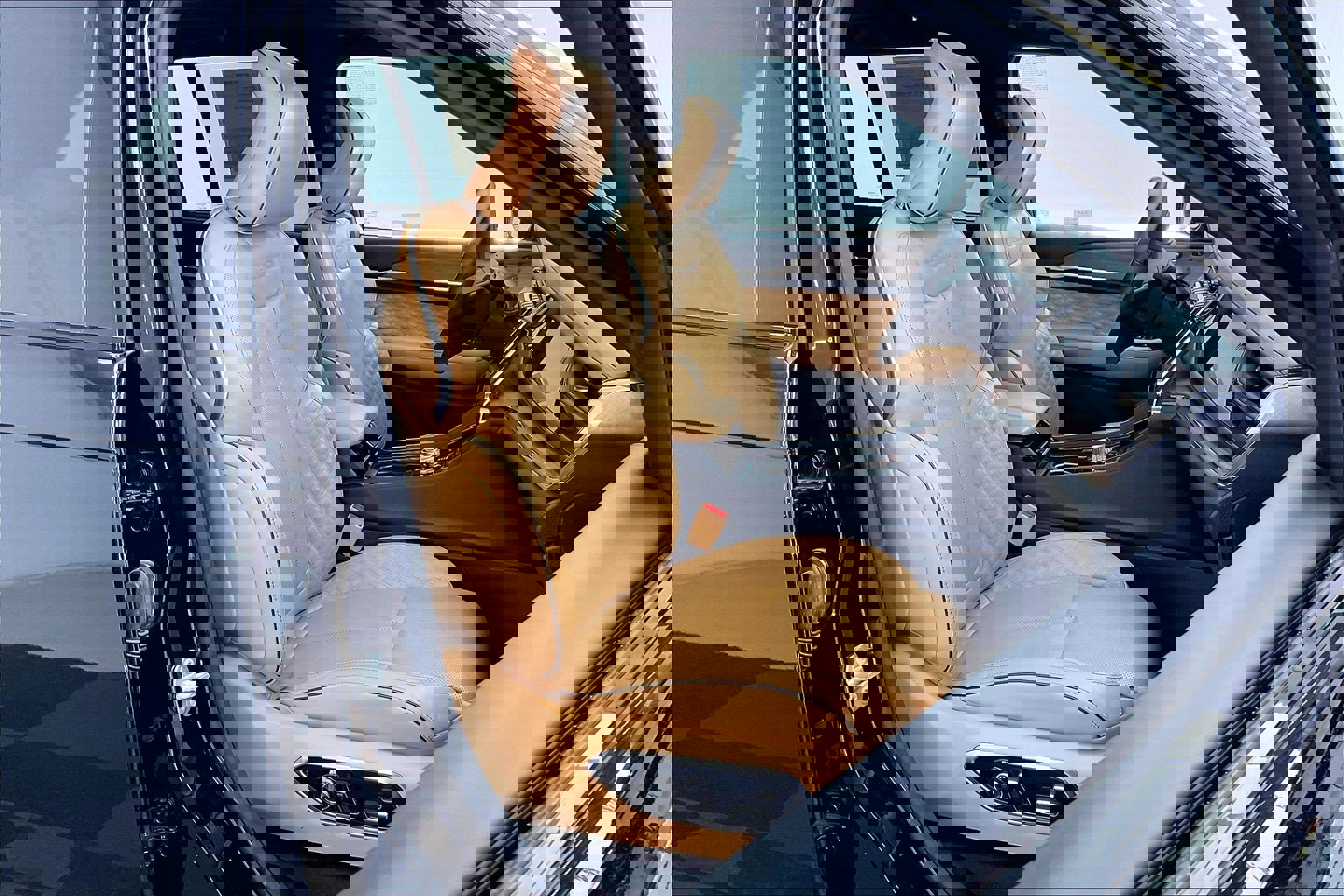 Used 2022 Jeep Grand Cherokee Summit w/ Advanced Protech Group IV AWD/4WD image 6